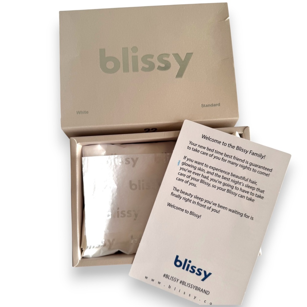 BLISSY White 22-Momme 100% Mulberry Silk Pillowcase Standard 25x19" - Picture 6 of 8